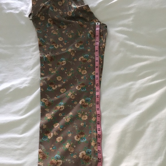 Long Silk Like Pants with Side Pockets Size Med - Picture 3 of 5